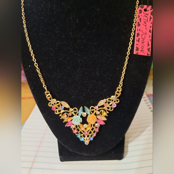 Betsey Johnson Gold Multicolor Floral Necklace NWT - Picture 2 of 11